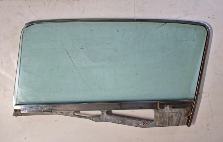 1966 Ford Thunderbird door glass for town coupe and landau - green tinted - Image 3