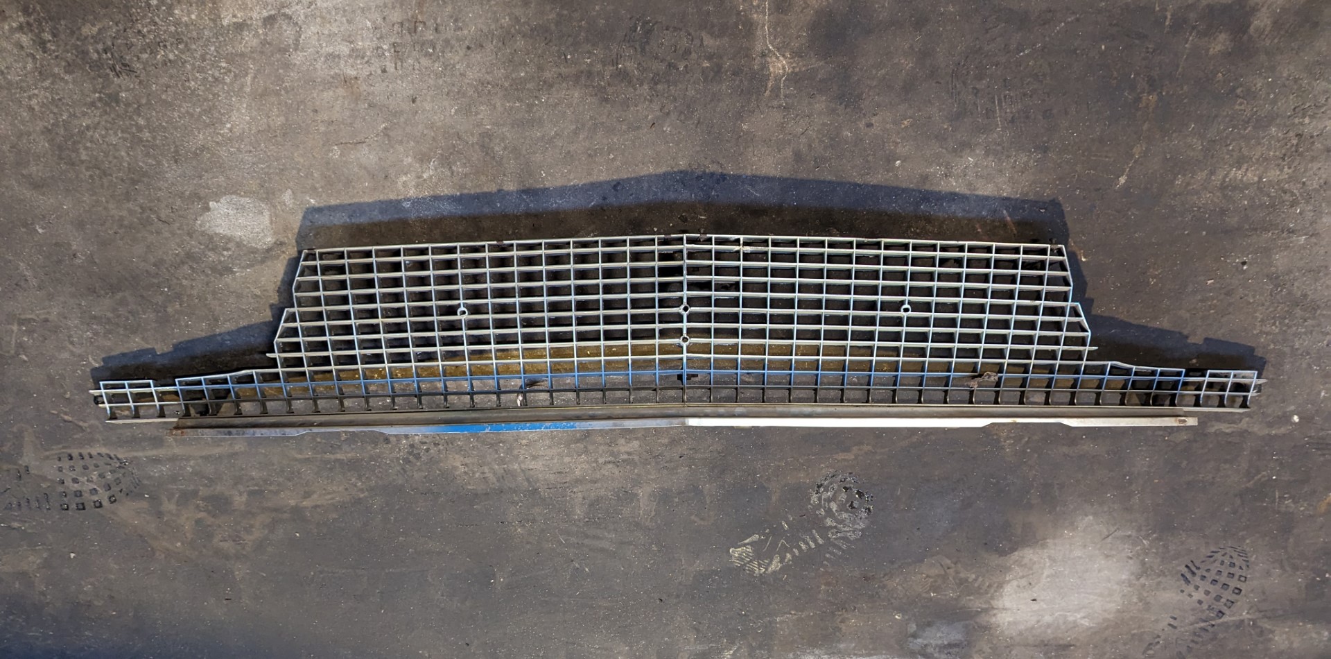 1966 Ford Thunderbird radiator grille